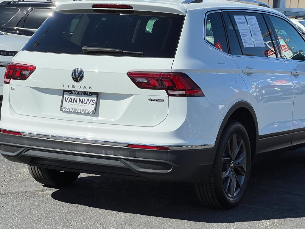 Used 2024 Volkswagen Tiguan SE AWD/4WD image 8