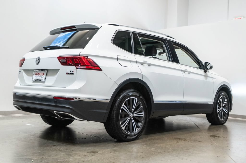 Used 2018 Volkswagen Tiguan SEL w/ 3rd Row Seat Package AWD/4WD image 9