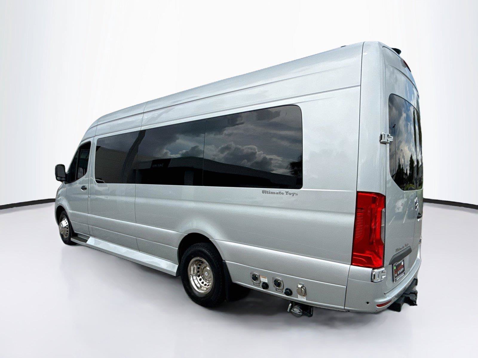 Used 2021 Mercedes-Benz Sprinter 3500 w/ Parking Package image 3