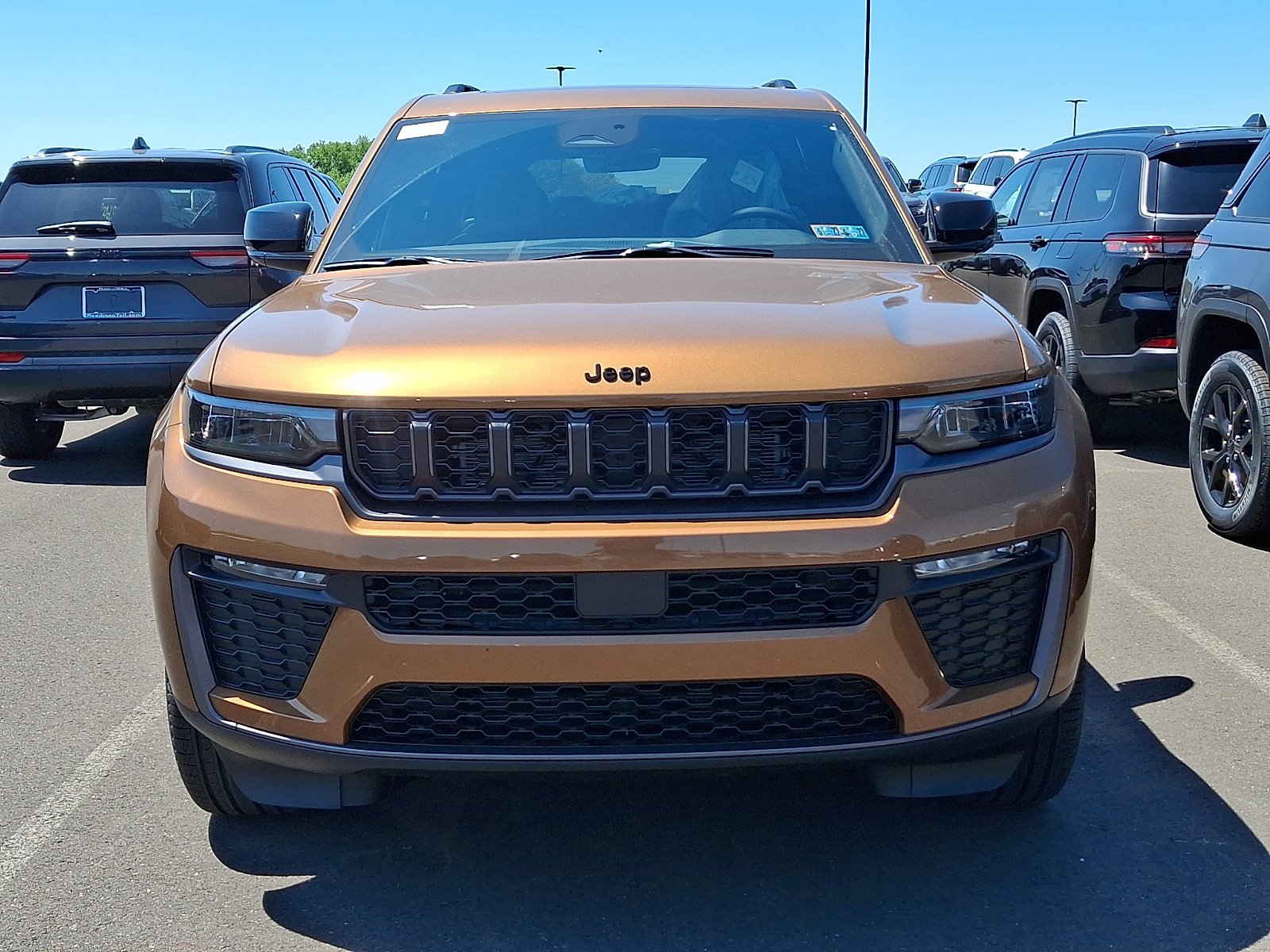 New 2026 Jeep Grand Cherokee L Limited w/ Limited Altitude Package AWD/4WD image 2