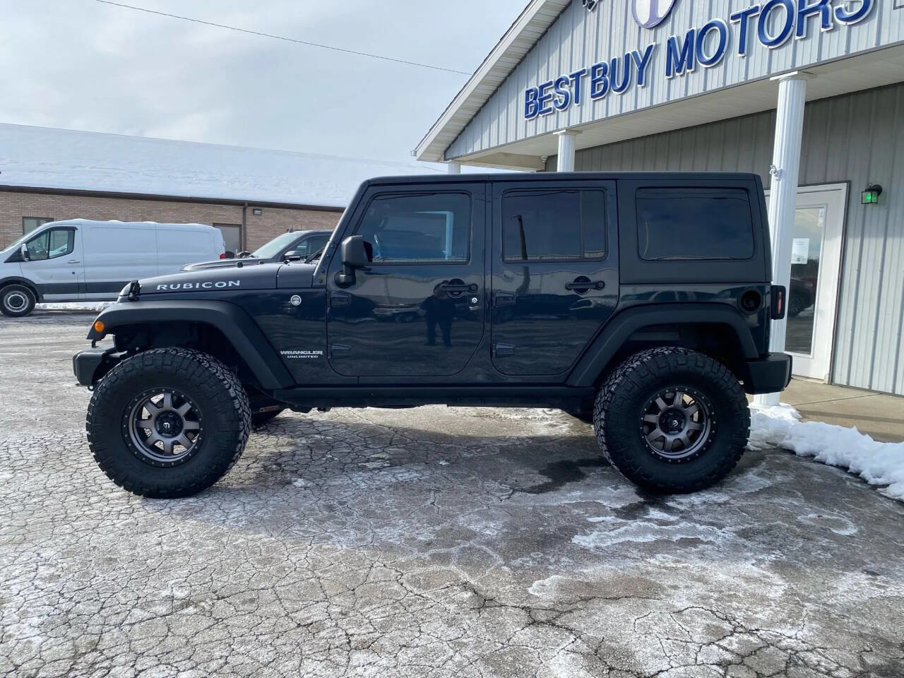 Used 2017 Jeep Wrangler Unlimited Rubicon w/ Cold Weather Group image 3
