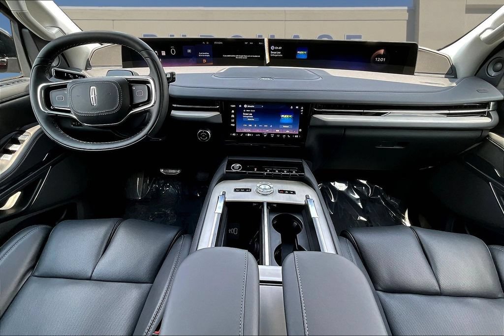 New 2027 Lincoln Navigator L Premier RWD image 5