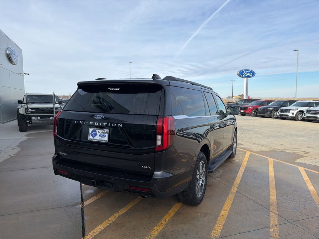 Used 2025 Ford Expedition Max Active AWD/4WD image 7