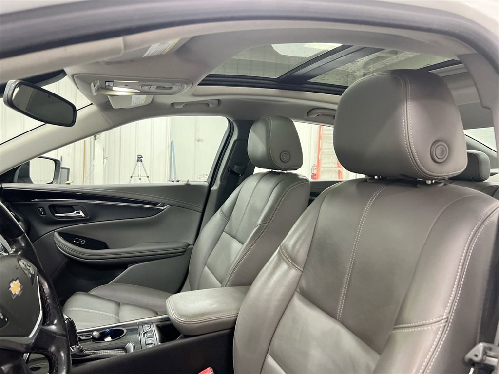Used 2019 Chevrolet Impala LT image 19