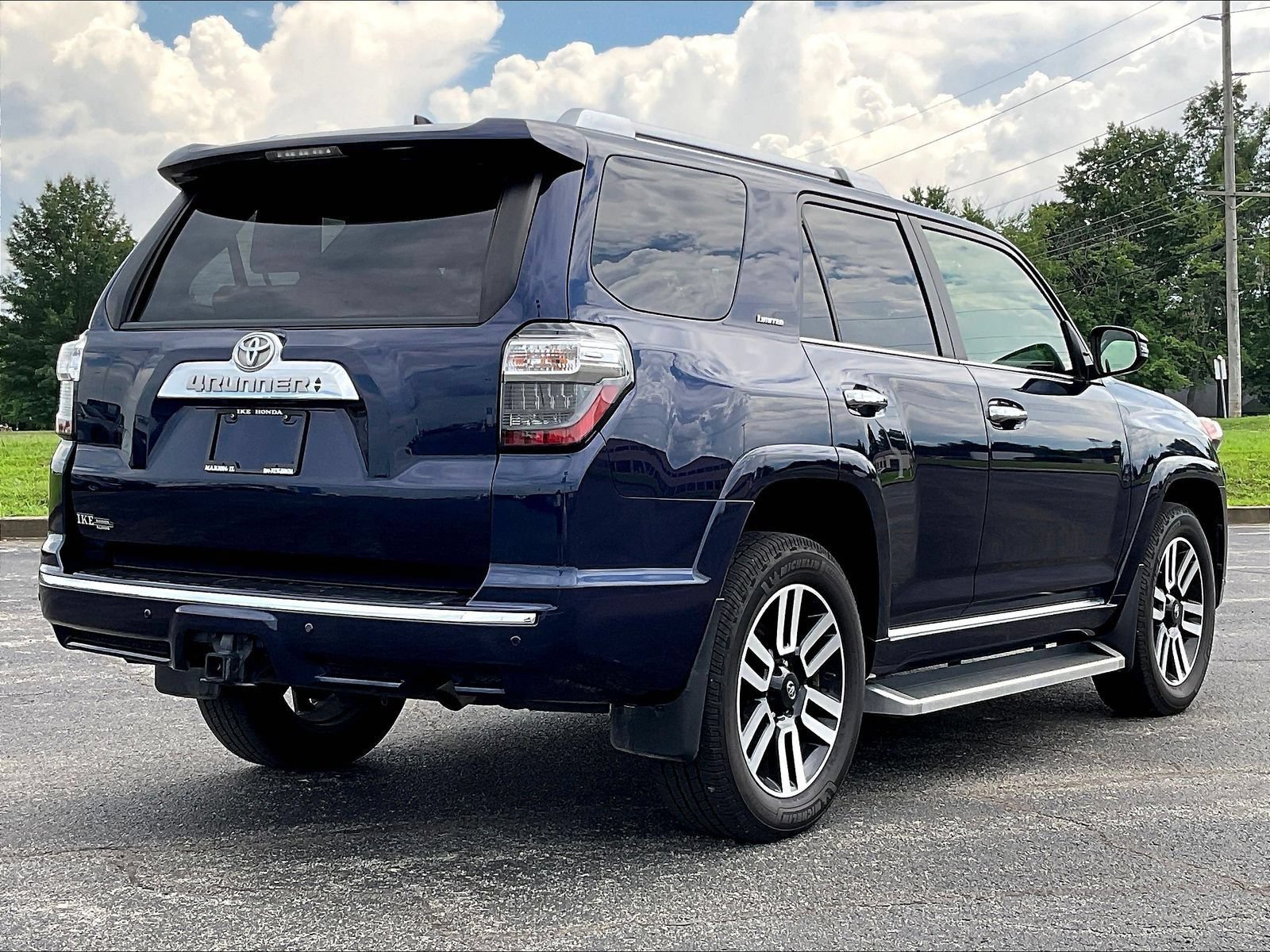 Used 2022 Toyota 4Runner Limited AWD/4WD image 2