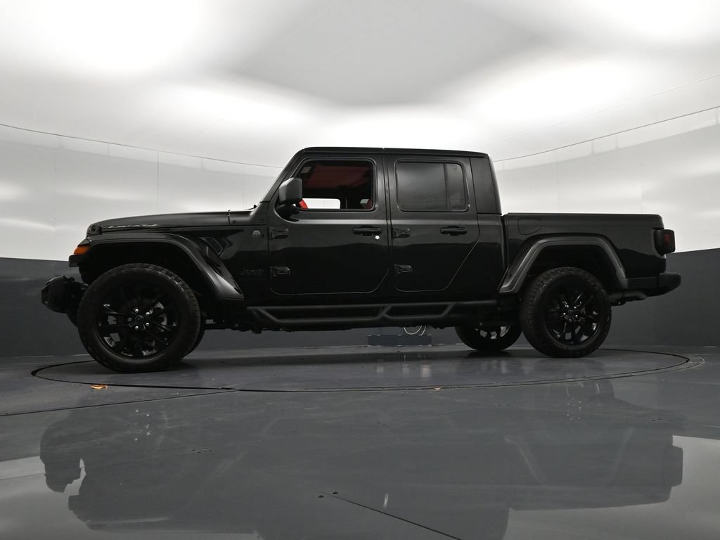 Used 2025 Jeep Gladiator Sport AWD/4WD image 30