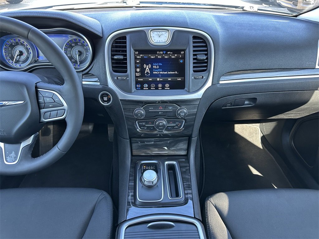 Certified 2022 Chrysler 300 Touring image 15