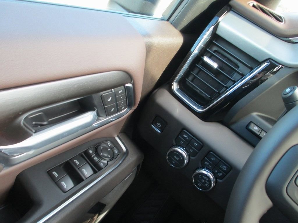 New 2026 GMC Sierra 3500 Denali w/ Denali Reserve Package image 17