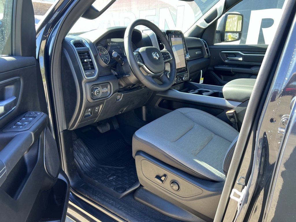 New 2026 RAM 1500 4x4 Crew Cab image 11