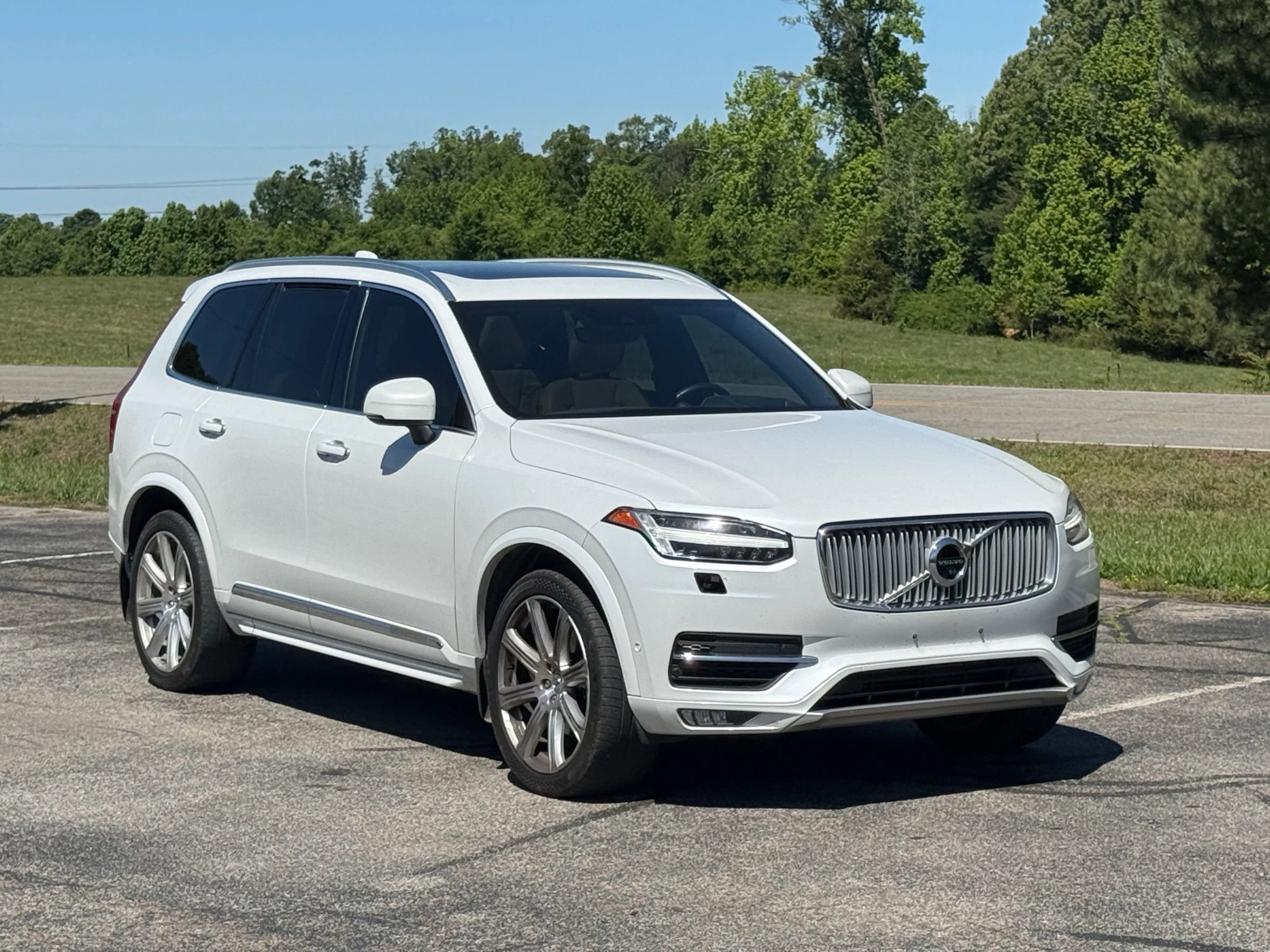 Used 2017 Volvo XC90 T6 Inscription w/ Vision Package AWD/4WD image 1