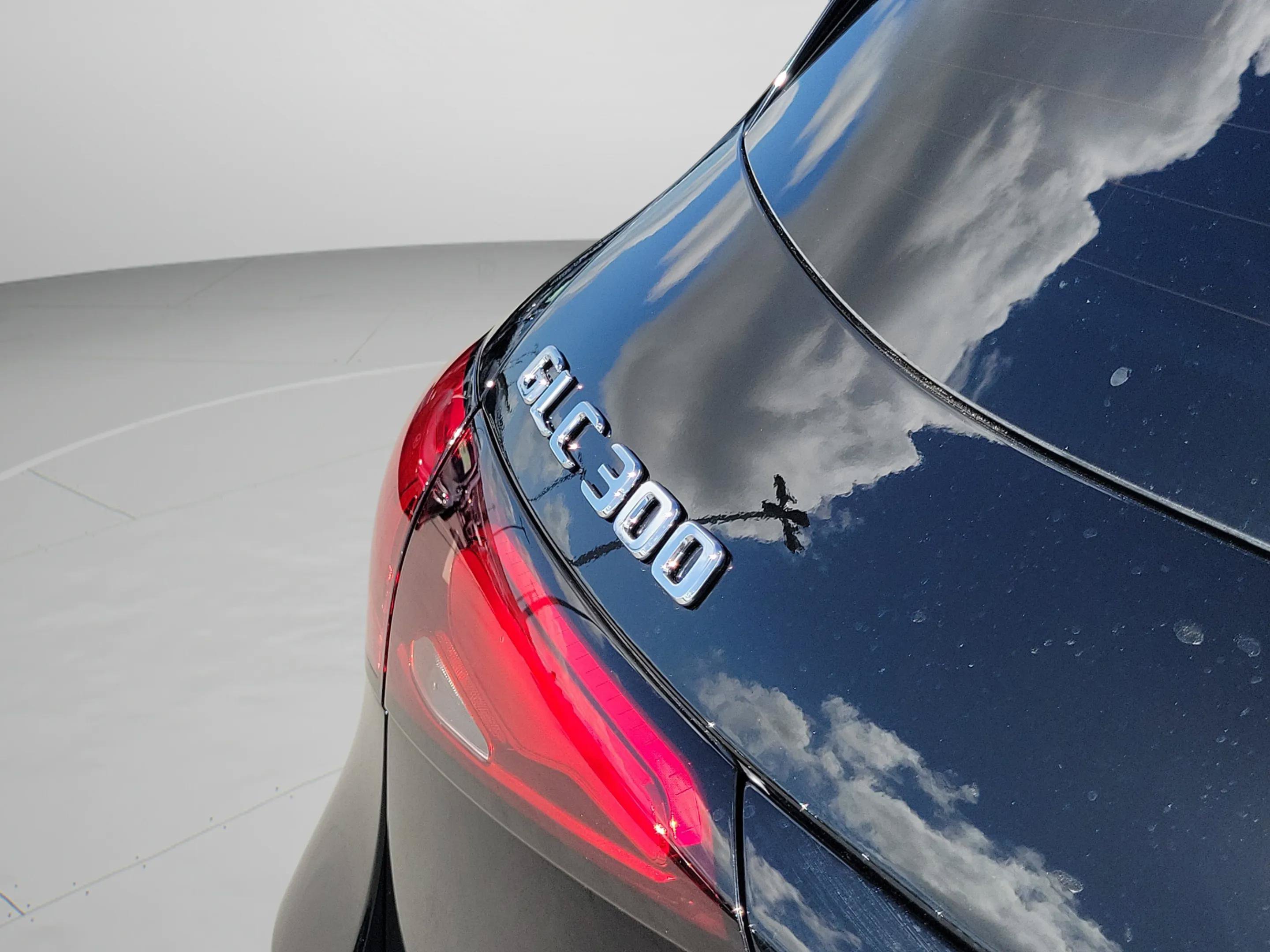 Certified 2026 Mercedes-Benz GLC 300 4MATIC image 9