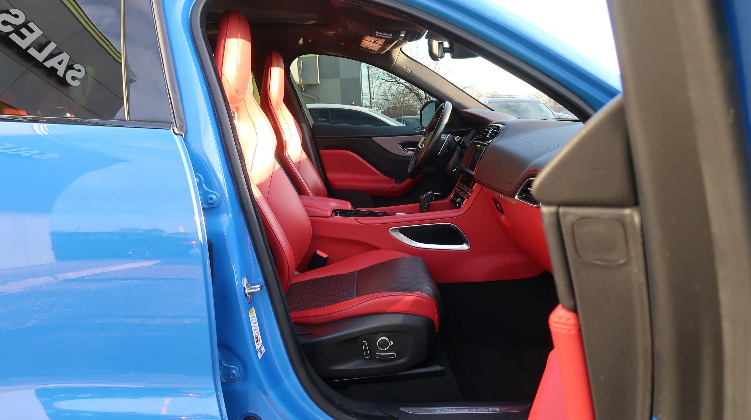 Used 2019 Jaguar F-PACE SVR AWD/4WD image 25