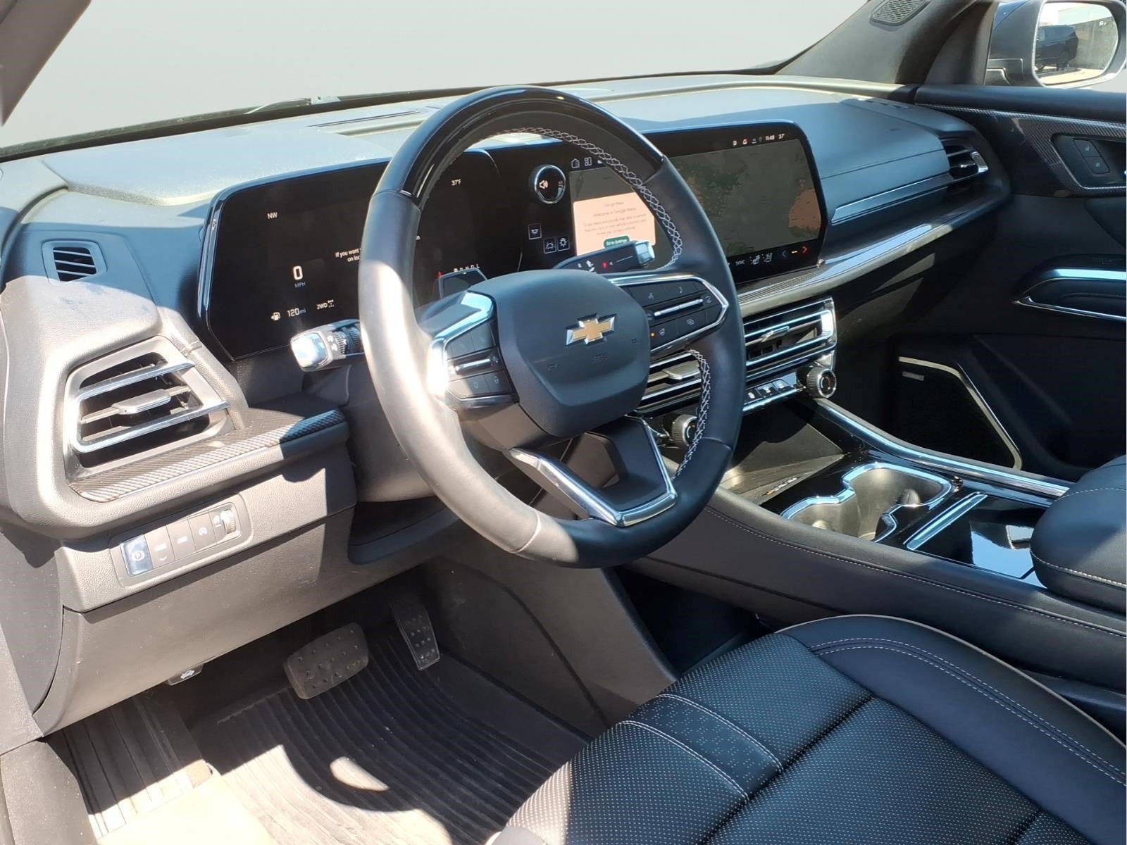 Used 2025 Chevrolet Traverse High Country w/ LPO, Floor Liner Package AWD/4WD image 7