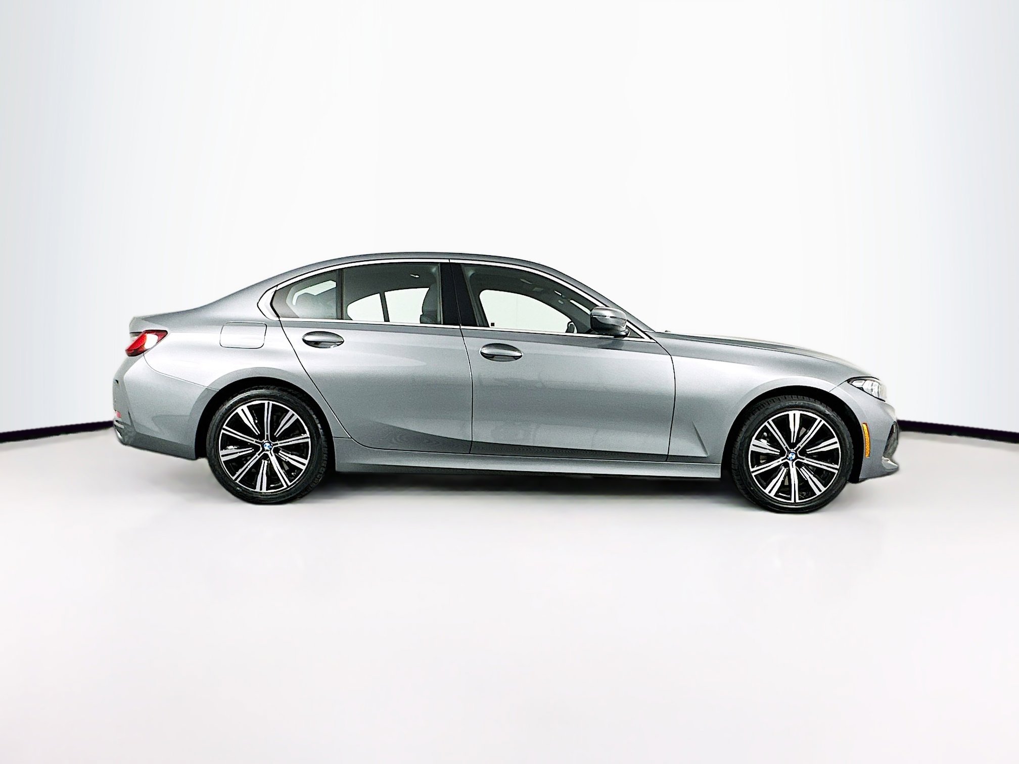 Used 2025 BMW 330i xDrive Sedan w/ Convenience Package image 10