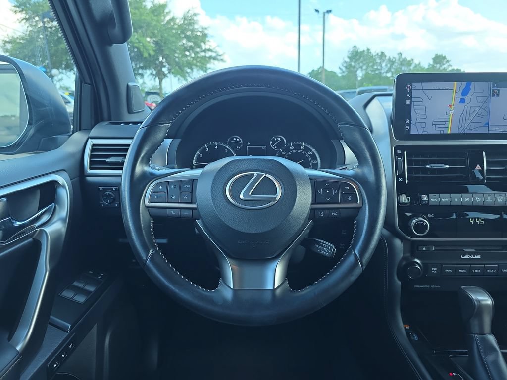 Used 2022 Lexus GX 460 w/ Accessory Package AWD/4WD image 16