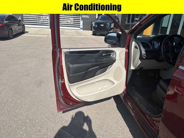Used 2015 Dodge Grand Caravan SXT FWD image 7