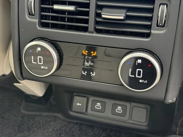 Used 2025 Land Rover Discovery S AWD/4WD image 15