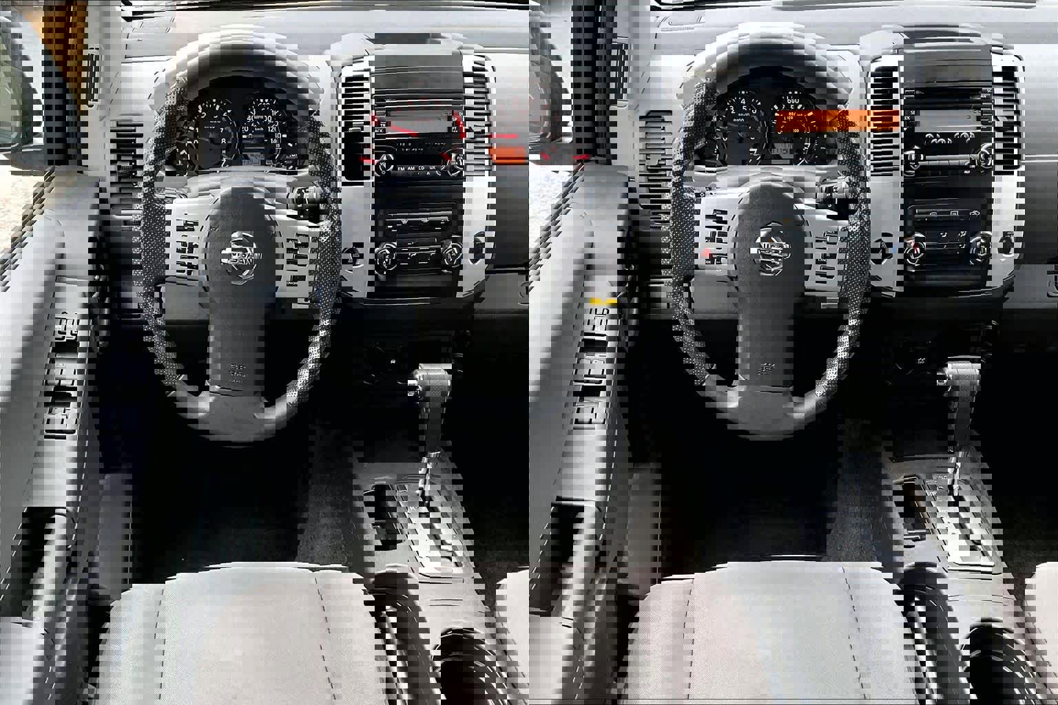 Used 2014 Nissan Xterra X image 5