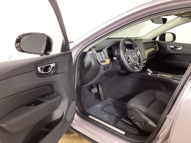 Used 2026 Volvo XC60 B5 Plus w/ Protection Package Premier AWD/4WD image 9