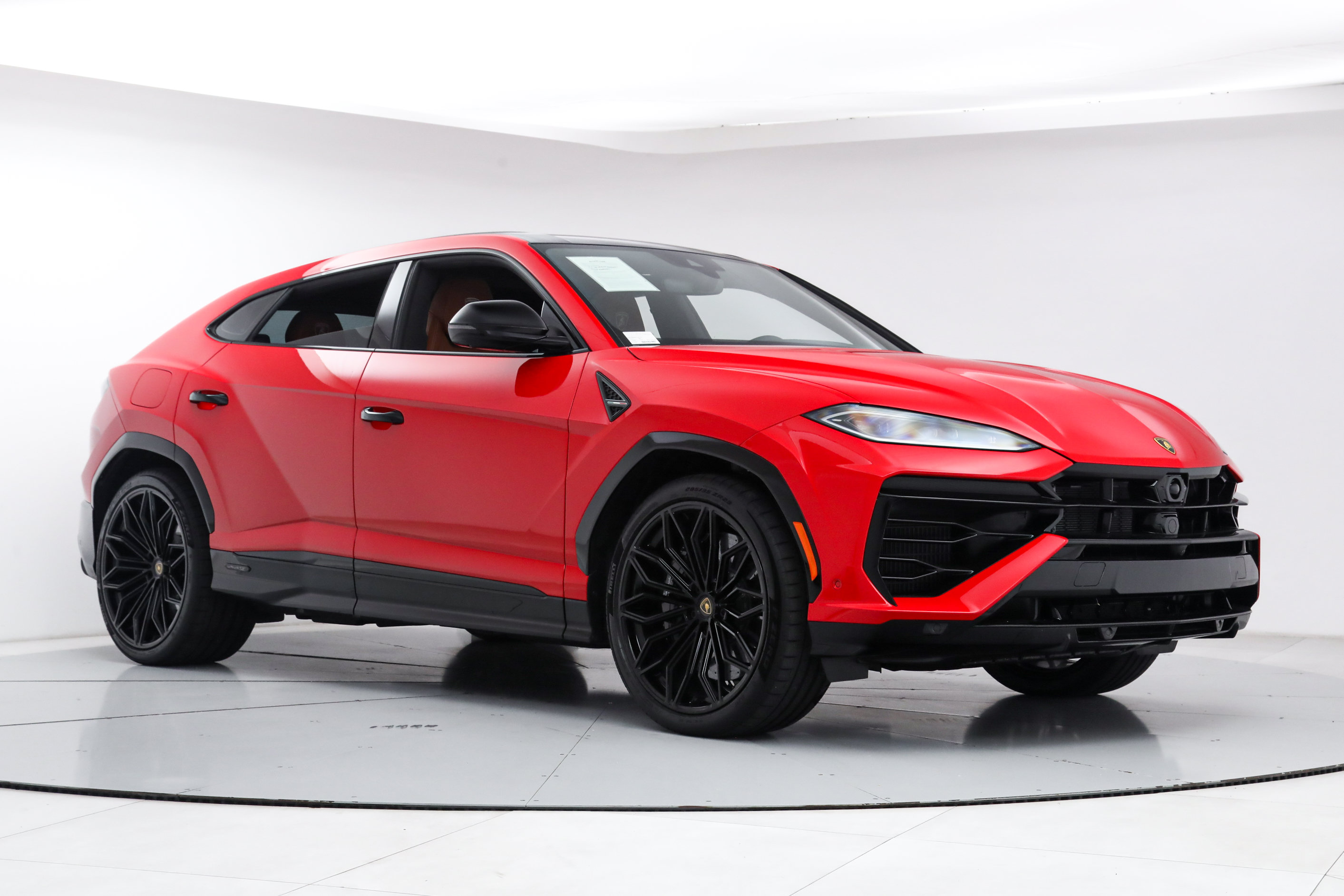 Used 2025 Lamborghini Urus SE AWD/4WD image 7