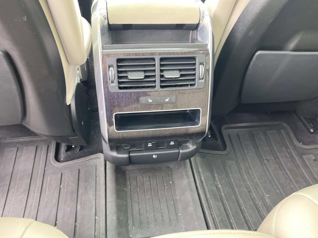 Used 2020 Land Rover Range Rover Sport HSE image 17