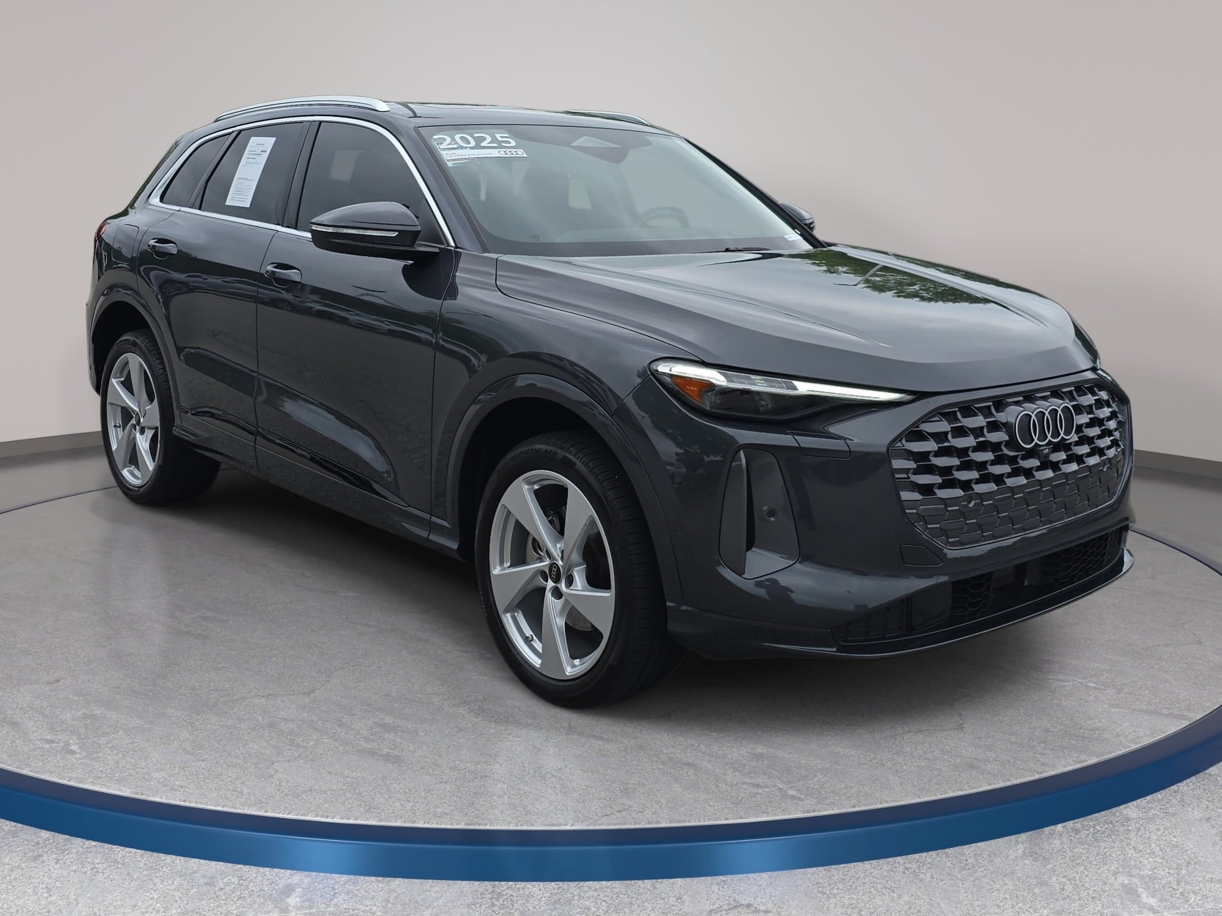 Certified 2025 Audi Q5 Premium Plus w/ Premium Plus AWD/4WD image 3
