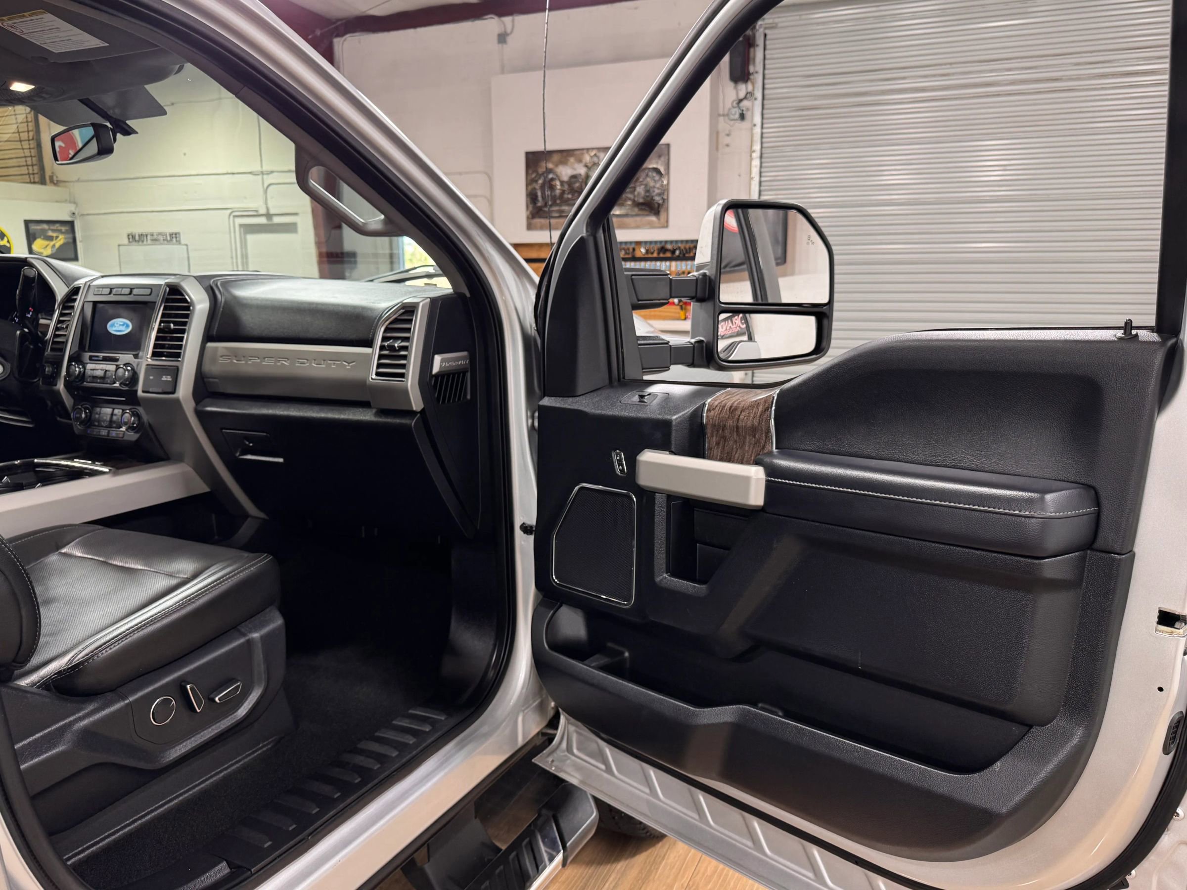 Used 2017 Ford F350 Lariat w/ Lariat Value Package image 19