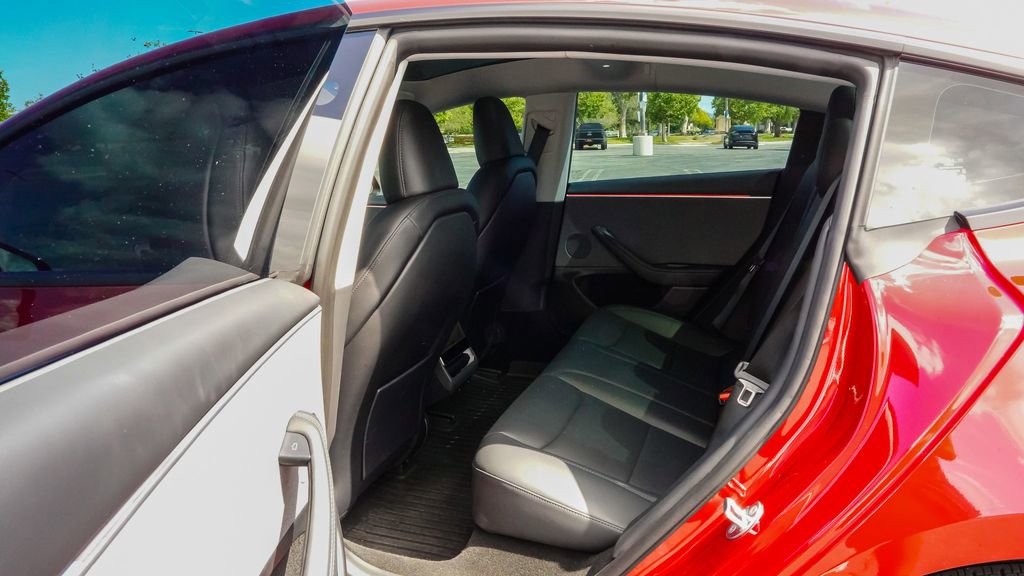 Used 2025 Tesla Model 3 Long Range RWD image 11