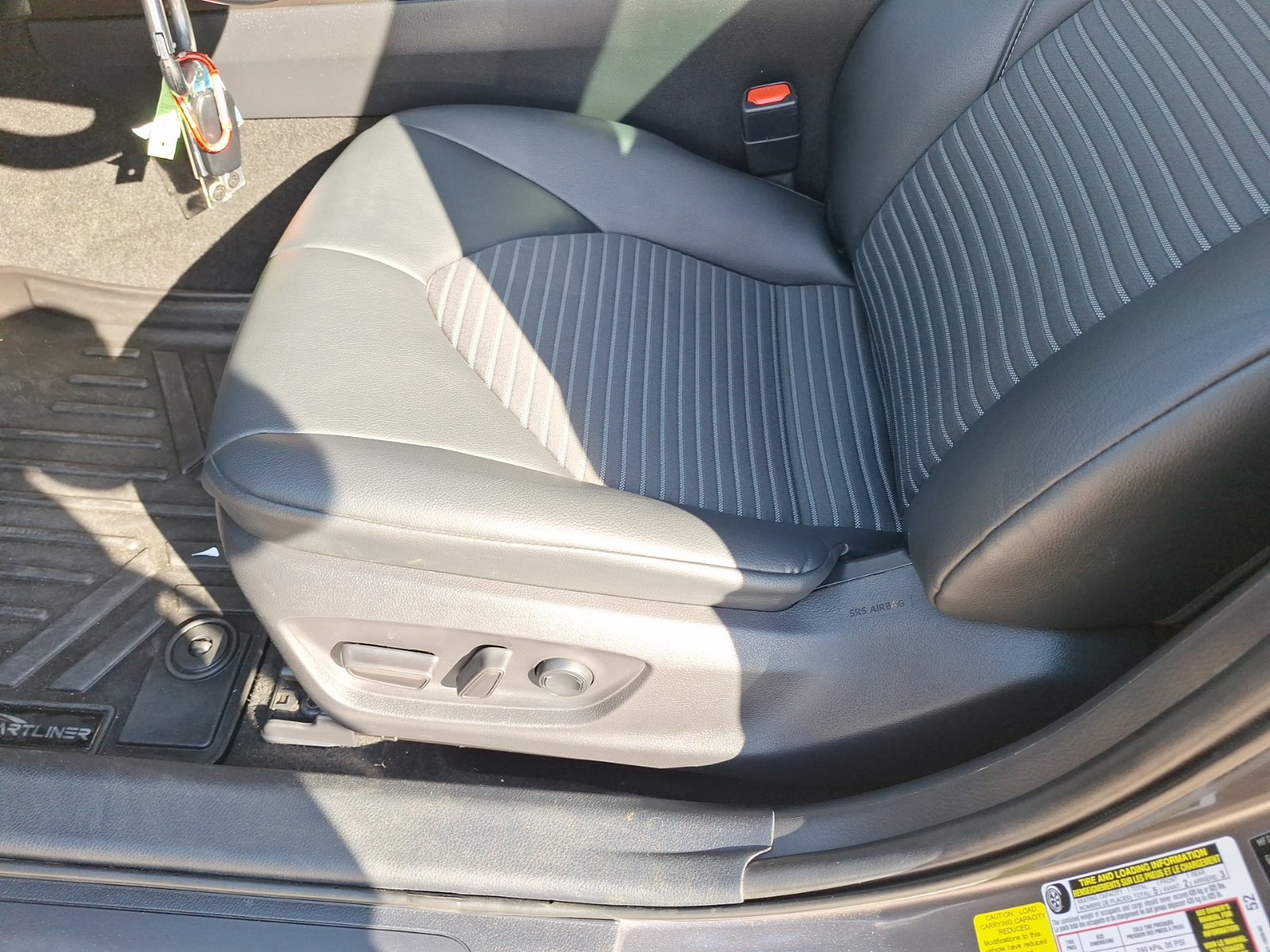 Used 2021 Toyota Camry SE FWD image 15