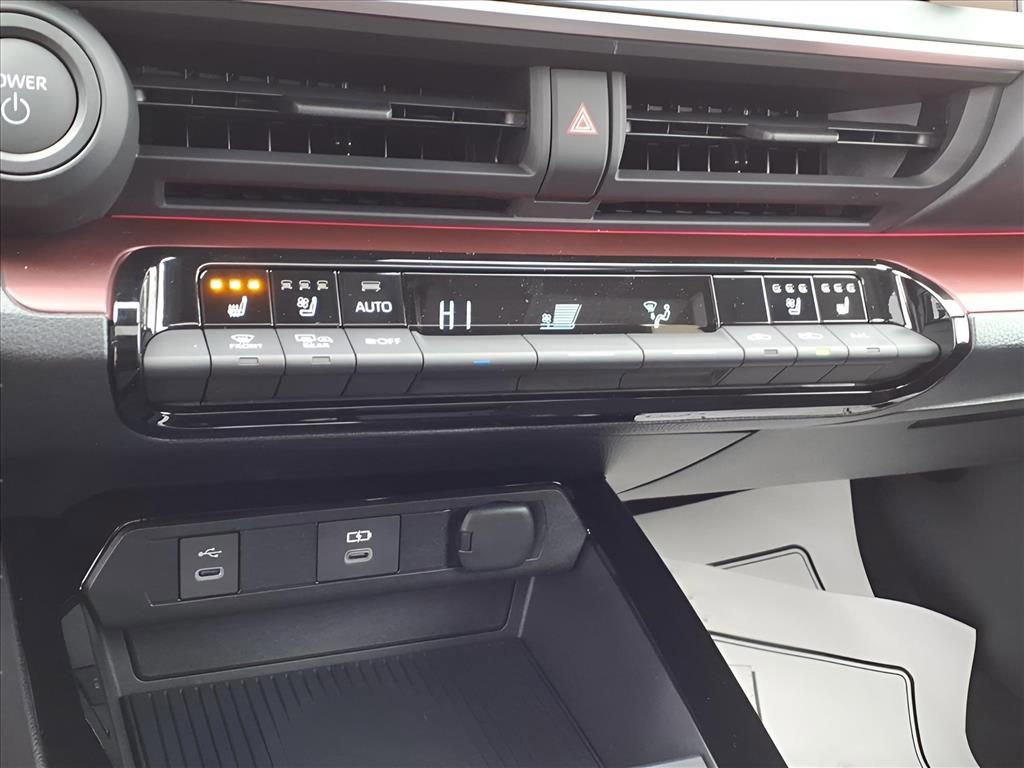 New 2026 Toyota Prius Plug-In Hybrid FWD image 18