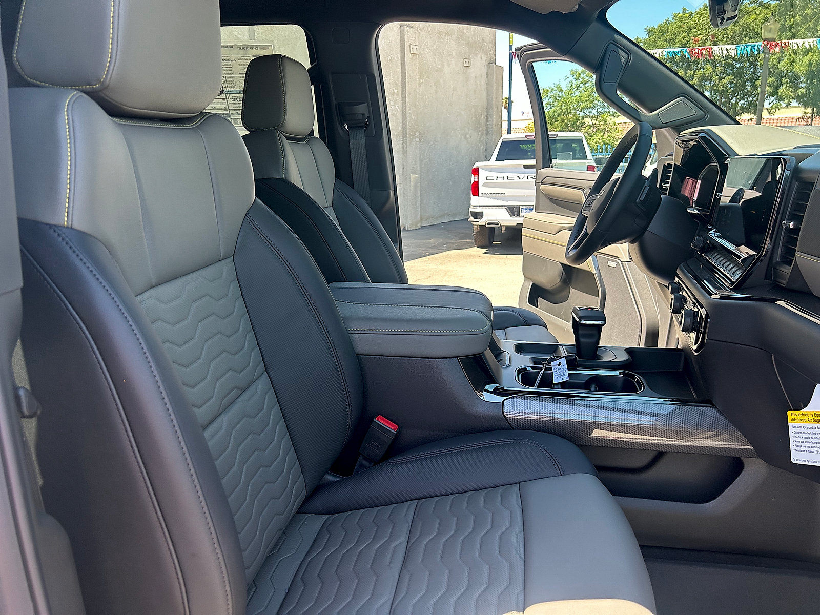 New 2026 Chevrolet Silverado 1500 ZR2 w/ Dark Appearance Package AWD/4WD image 36