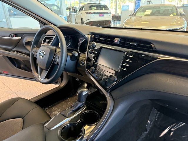 Used 2020 Toyota Camry LE w/ Convenience Package FWD image 29