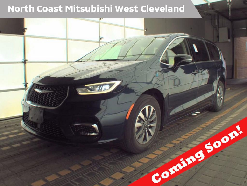 Used 2024 Chrysler Pacifica Limited FWD image 1