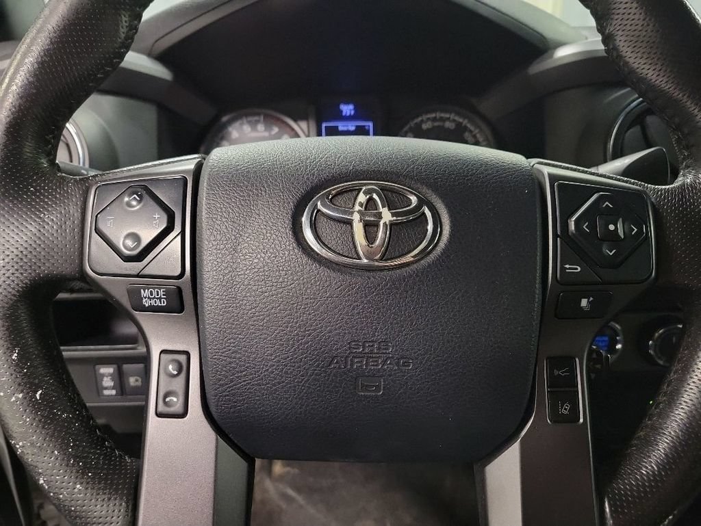 Used 2019 Toyota Tacoma TRD Off-Road w/ Technology Package AWD/4WD image 19