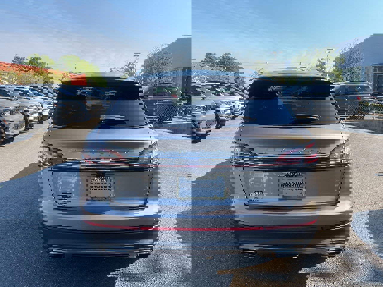 Used 2021 Lincoln Nautilus FWD w/ Equipment Group 101A image 4