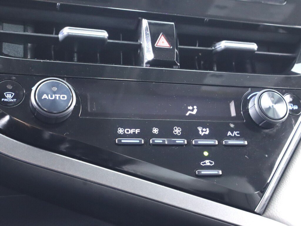 Used 2022 Toyota Camry SE FWD image 23