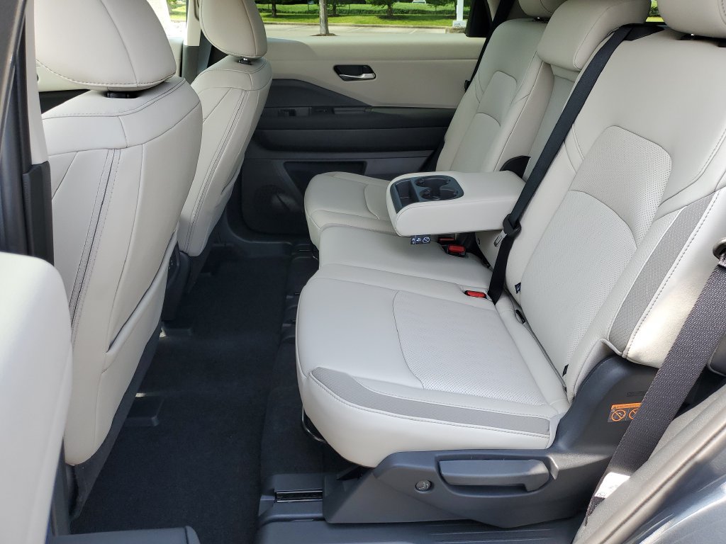 New 2026 Nissan Pathfinder SL FWD image 13