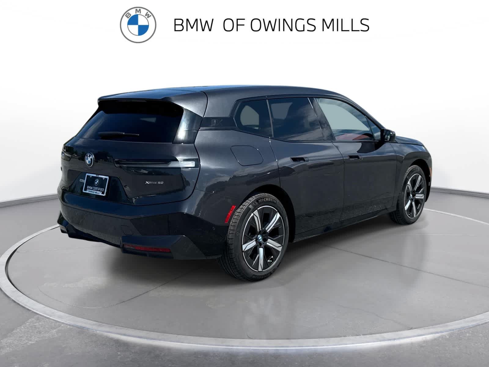 Used 2024 BMW iX xDrive50 w/ Premium Package AWD/4WD image 9