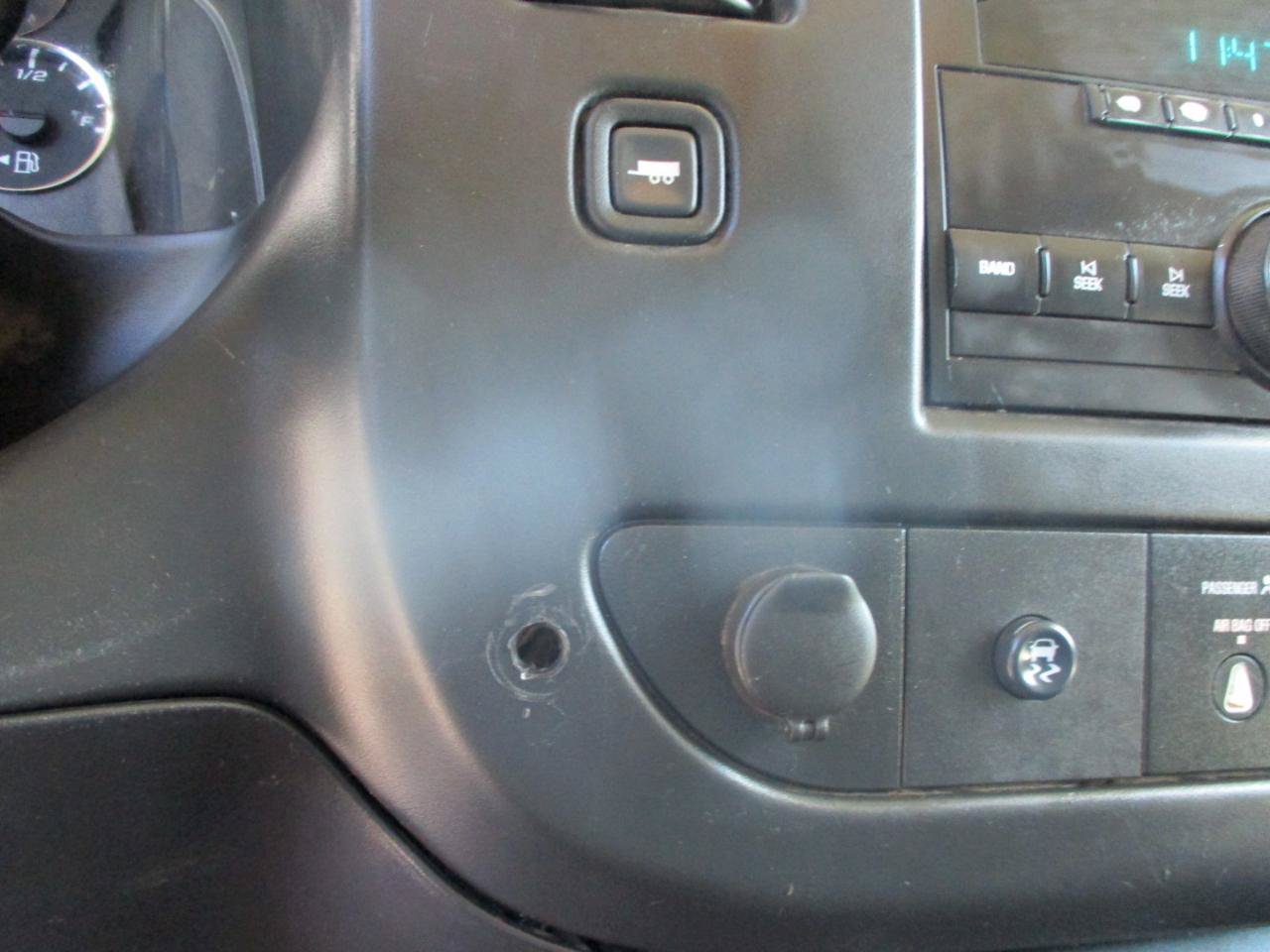 Used 2011 Chevrolet Express 2500 RWD image 12