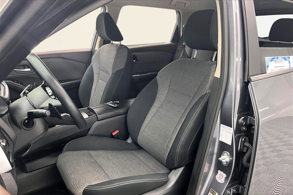 Used 2023 Nissan Rogue SV image 25