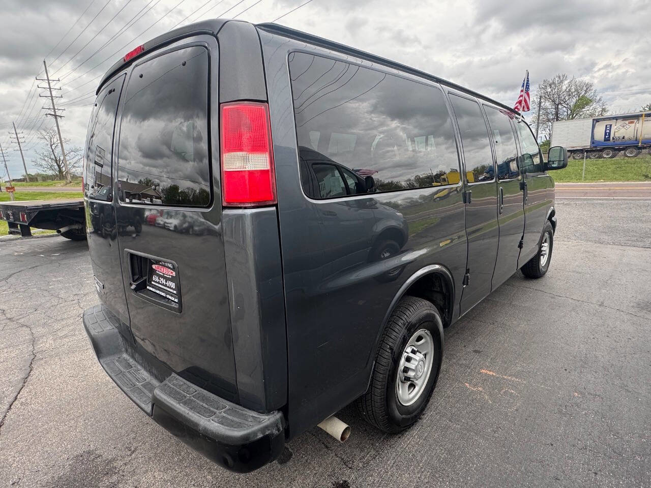 Used 2016 Chevrolet Express 2500 LS RWD image 6