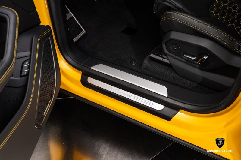 Used 2023 Lamborghini Urus S image 25