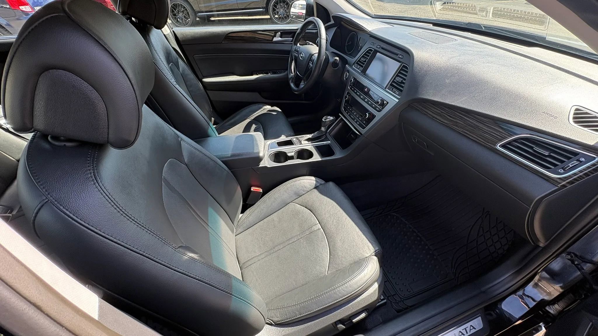 Used 2016 Hyundai Sonata Limited w/ Option Group 04 image 28