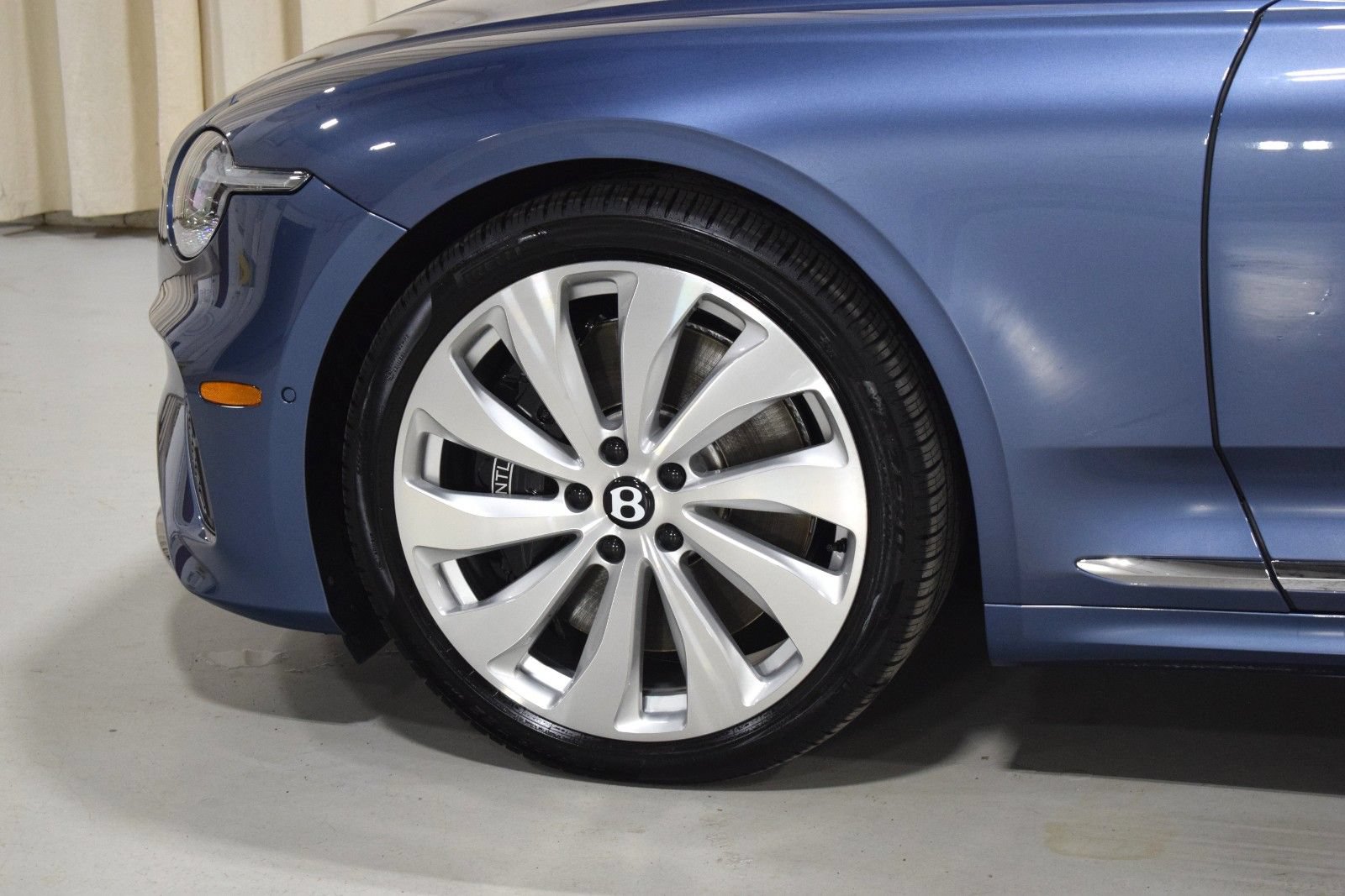 New 2026 Bentley Continental GTC AWD/4WD image 17