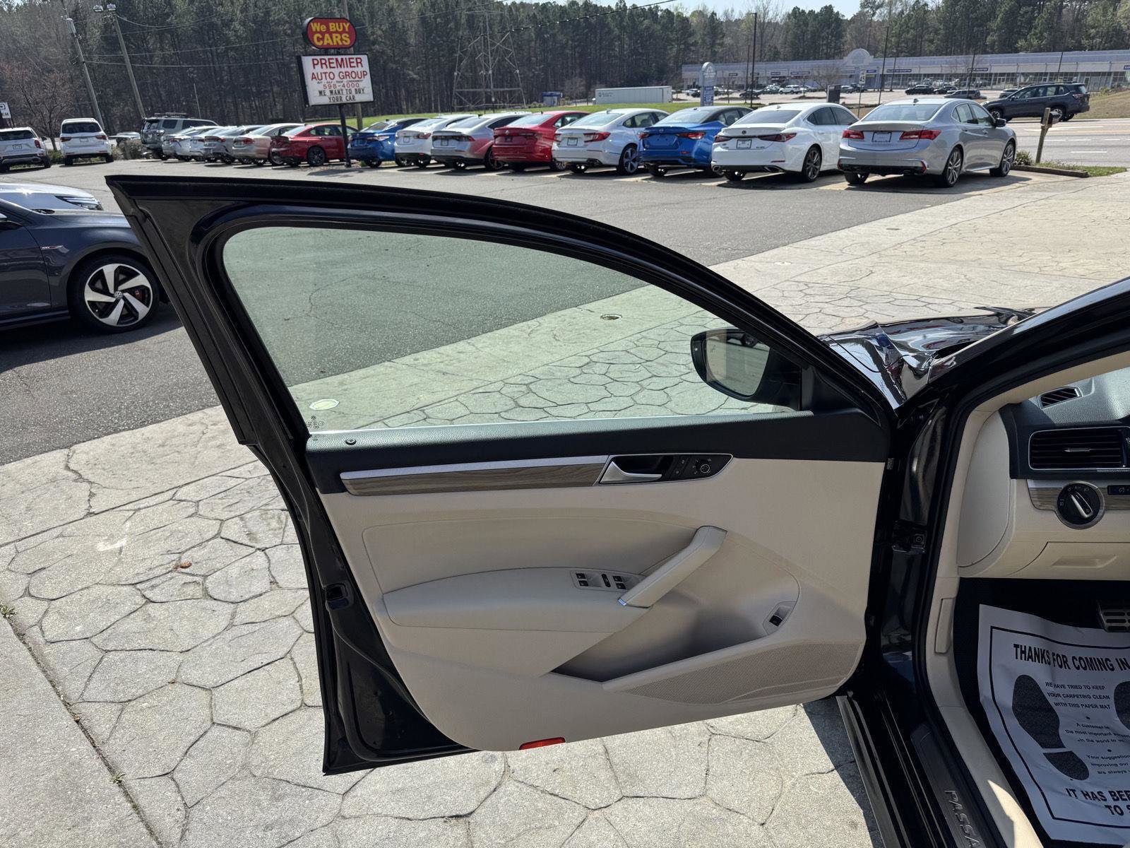 Used 2019 Volkswagen Jetta SE w/ Cold Weather Package image 6