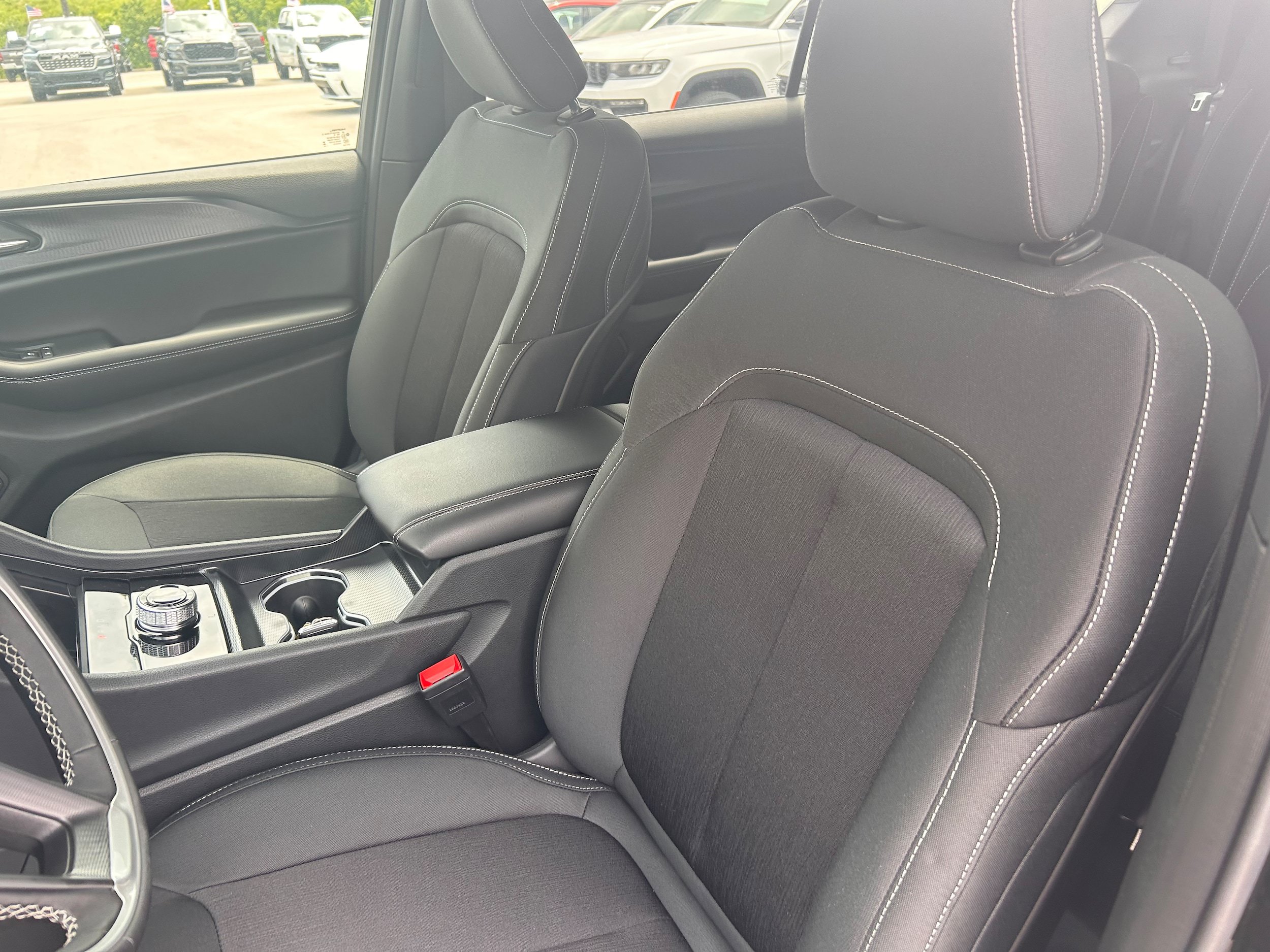 New 2026 Jeep Grand Cherokee L 4WD image 13