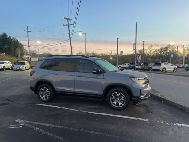 Used 2023 Honda Passport TrailSport image 3