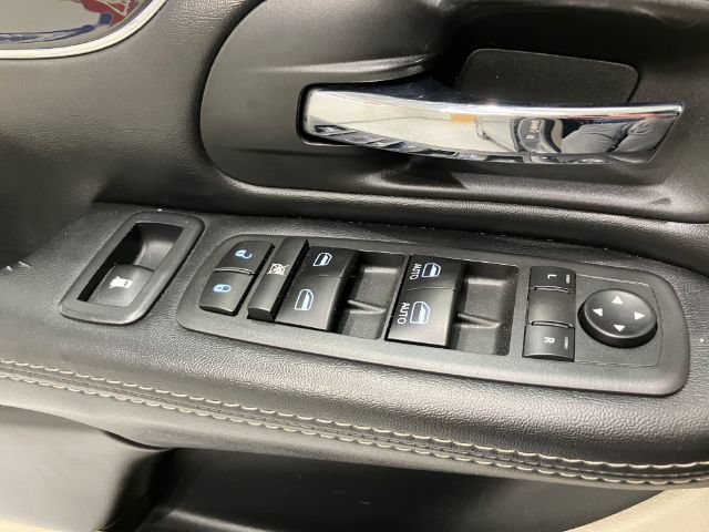 Used 2018 Dodge Grand Caravan SXT FWD image 31