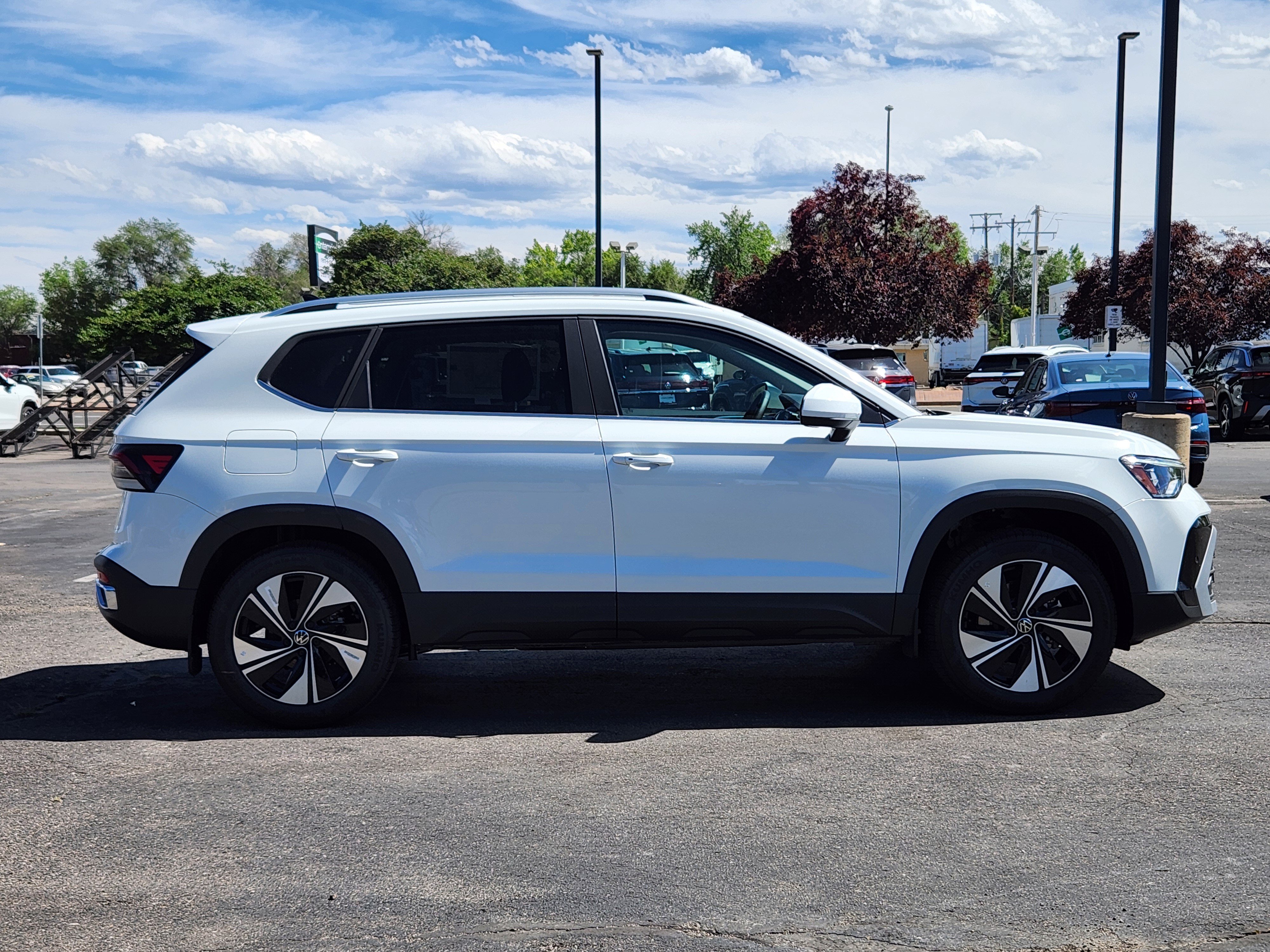 New 2026 Volkswagen Taos SE AWD/4WD image 7