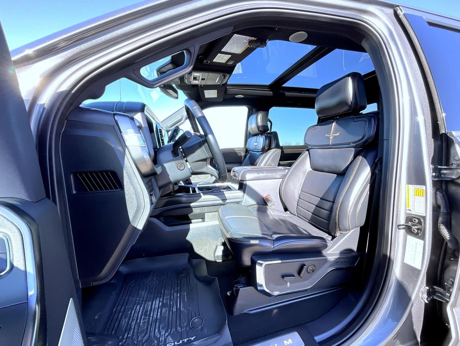 Used 2024 Ford F250 Platinum image 10